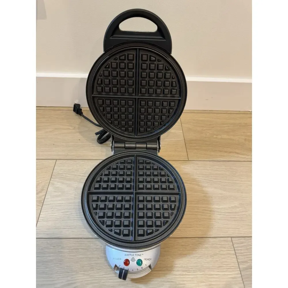 VillaWare Model 2004 Uno Classic 7'' Round Belgian Waffler Maker Power Tested
